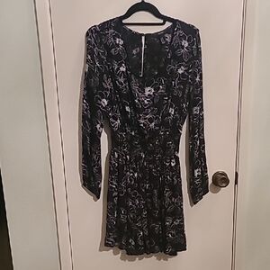 Forever 21 Black V-Neck Long Sleeve Sundress